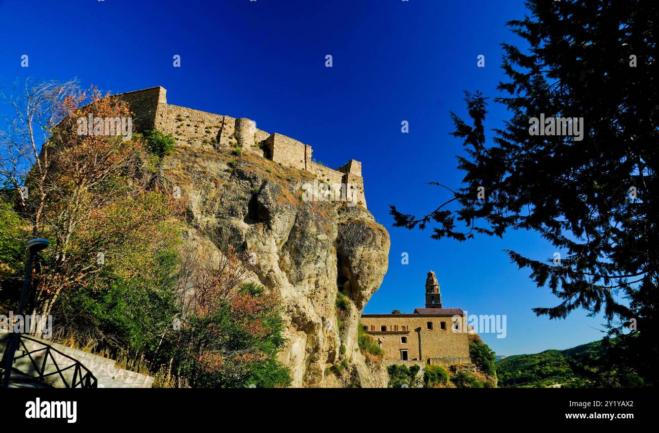 Laurenzana, château et église mère, Potenza, Italie Banque D'Images