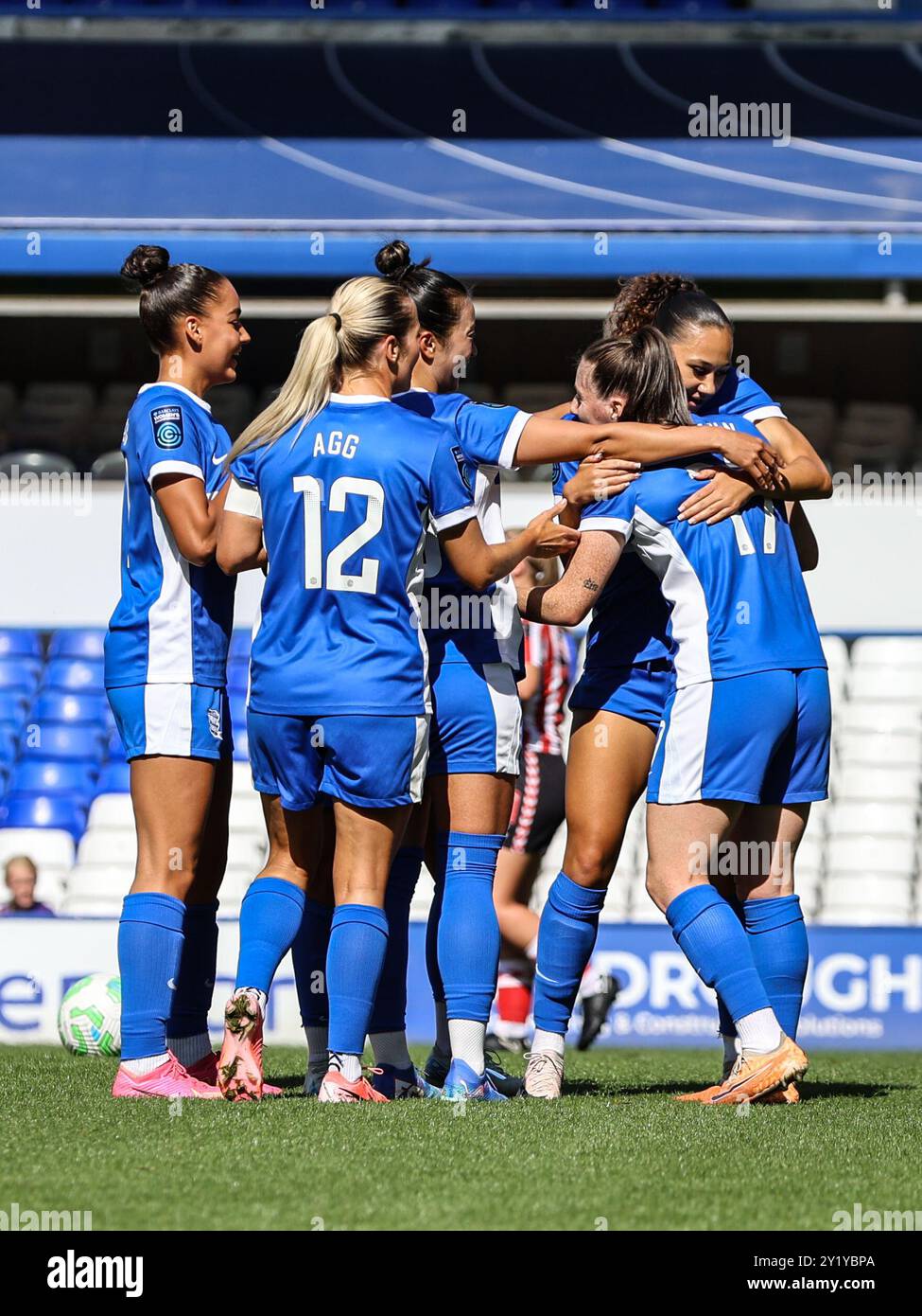 Birmingham, Royaume-Uni. 08 septembre 2024. Birmingham, Angleterre, 8 septembre 2024 : célébration après Lucy Quinn (17 Birmingham City) ouvre le score lors du match de football Barclays Womens Championship entre Birmingham City et Sunderland à St Andrews à Birmingham, Angleterre (Natalie Mincher/SPP) crédit : SPP Sport Press photo. /Alamy Live News Banque D'Images