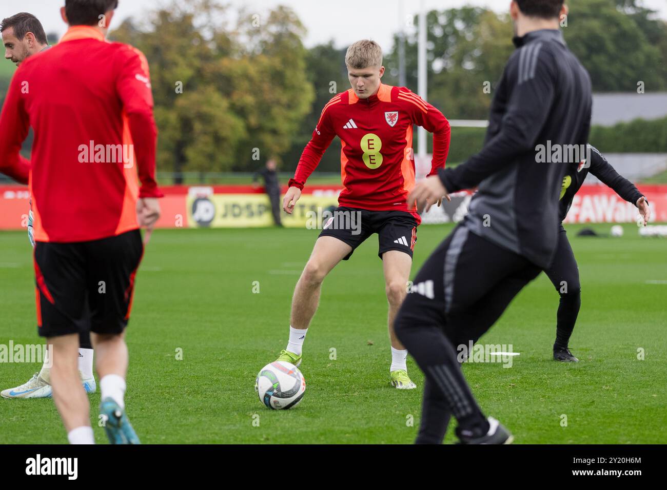 PONTYCLE, ROYAUME-UNI. 08 septembre 2024. Jordan James du pays de Galles lors d'une séance d'entraînement masculin senior du pays de Galles au Vale Resort avant le match de l'UEFA Nations League 2025 entre le Monténégro et le pays de Galles au City Stadium NikšićNikšić le 9 septembre 2024 (PIC by John Smith/FAW) crédit : Football Association of Wales/Alamy Live News Banque D'Images