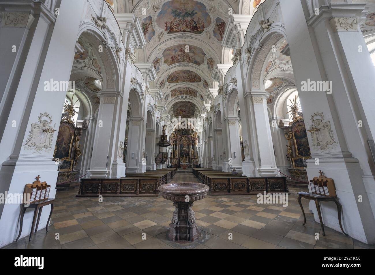 Intérieur de l'église-hall gothique, a été complètement baroqueisé au 18ème siècle, Basilique de l'île Maurice, Niederaltaich, basse-Bavière Banque D'Images