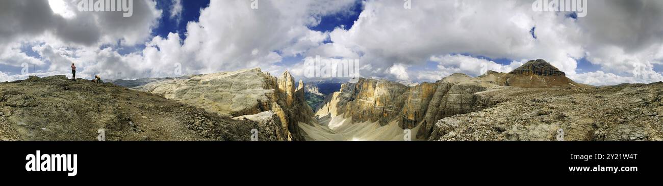 360Â° vue panoramique sur le massif de la Sella avec vue sur la vallée du Mittagstal et le Piz Boe, Tyrol du Sud, Italie 360 Â° vue panoramique sur la Sella avec vi Banque D'Images