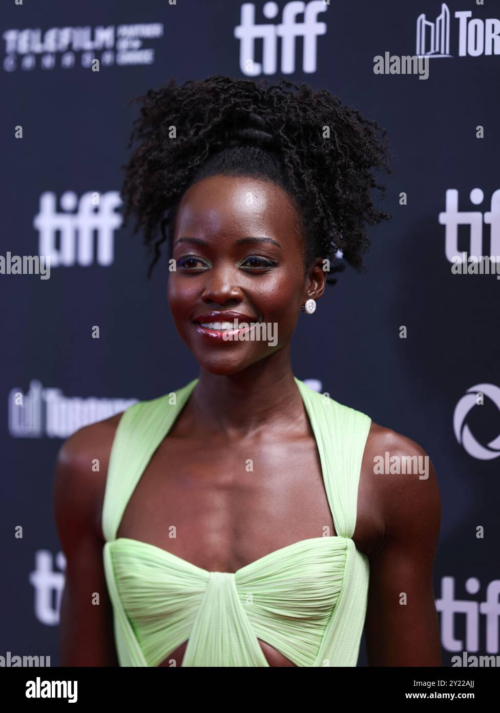 Toronto, Canada. 08 septembre 2024. Lupita Nyong'o sur le tapis rouge au Festival international du film de Toronto pour le gala de présentation du film "le robot sauvage" projection Roy Thomson Hall Theatre 8 septembre crédit : Sharon Dobson/Alamy Live News crédit : Sharon Dobson/Alamy Live News Banque D'Images