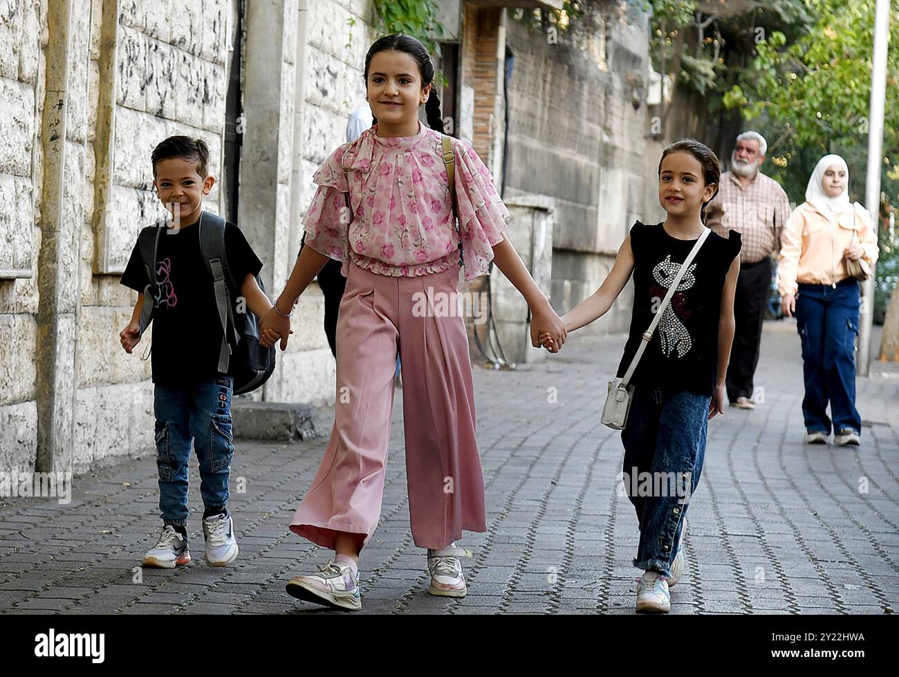 Damas, Syrie. 8 septembre 2024. Les enfants sont vus le premier jour d'école à Damas, Syrie, le 8 septembre 2024. Crédit : Ammar Safarjalani/Xinhua/Alamy Live News Banque D'Images