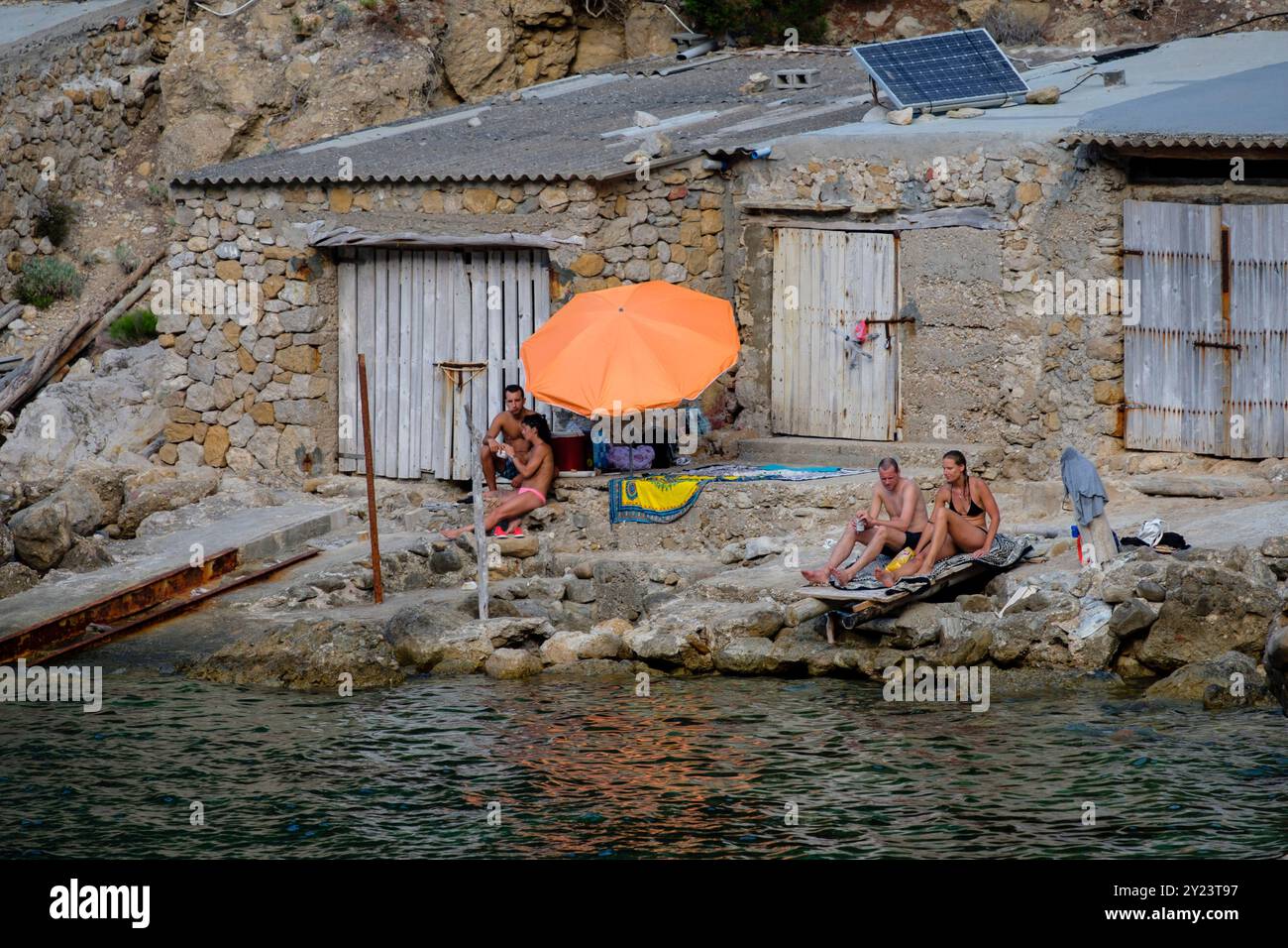 Cabanes à bateaux, es Portitxol, municipalité de Sant Joan de Labritja, Ibiza, Îles Baléares, Espagne Banque D'Images