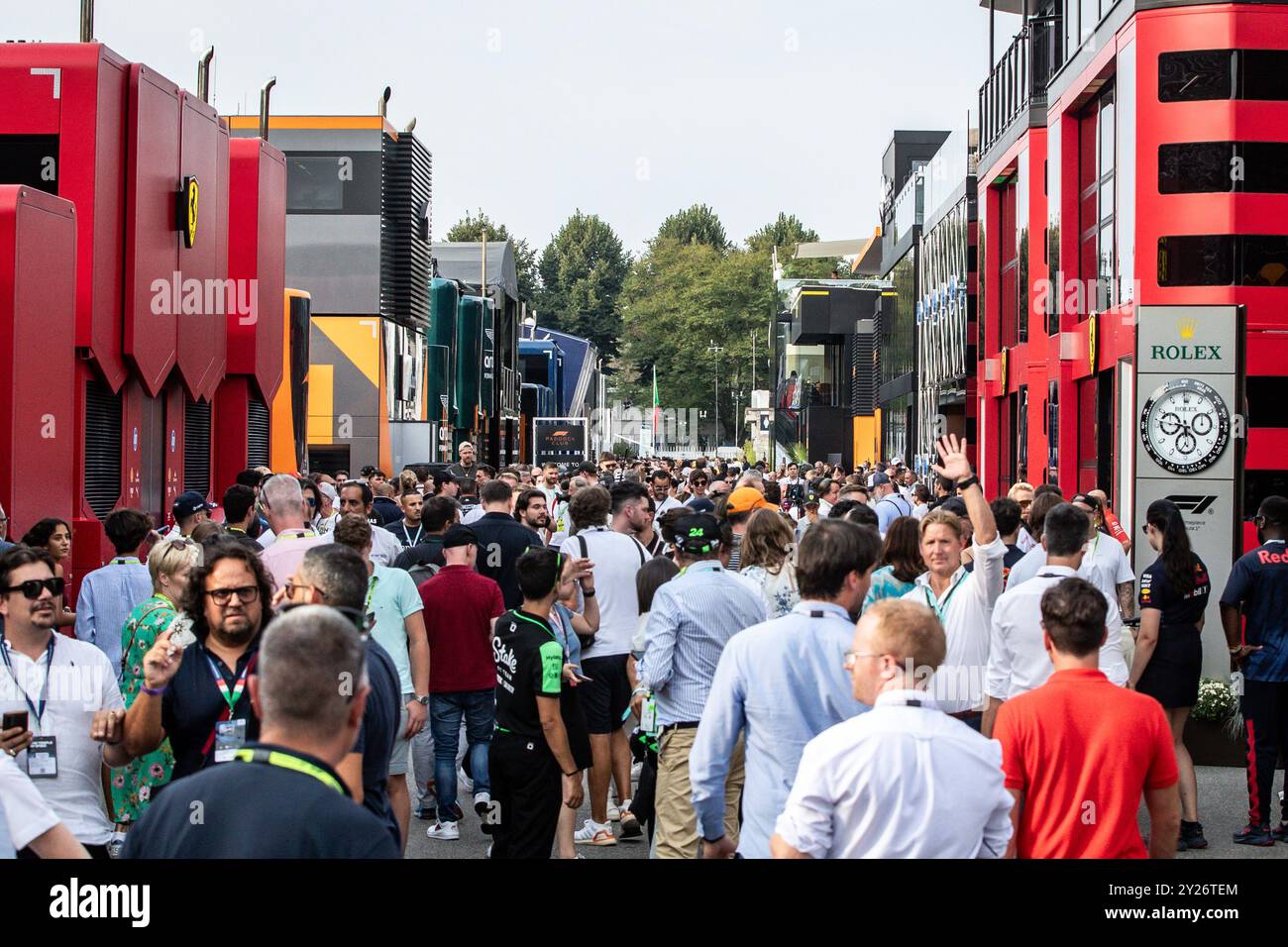 Monza, Italie. 31 août 2024. Formule 1 Pirelli Gran Premio D'Italia. Samedi, qualification. Fans de F1 dans le paddock. Banque D'Images