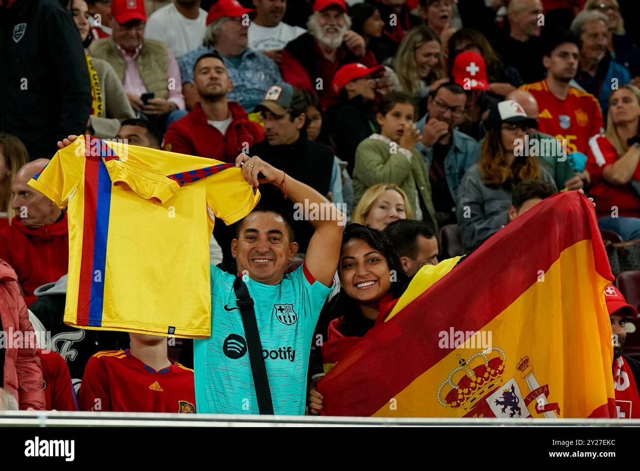 Genève, Suisse. 08 septembre 2024. Genève, Suisse, le 8 septembre 2024 : les fans de l'Espagne lors du match de football UEFA Nations League A Group A4 entre la Suisse et l'Espagne au stade de Genève, en Suisse. (Daniela Porcelli/SPP) crédit : SPP Sport Press photo. /Alamy Live News Banque D'Images