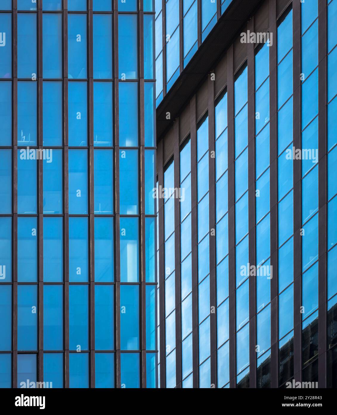 KTW - immeubles de bureaux de Neomodern à Katowice, capitale de la Voïvodie de Silésie, Pologne. Jour. Disposition verticale Banque D'Images