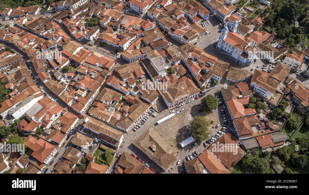 Vue aérienne rapprochée au soleil du centre historique de Diamantina, Minas Gerais, Brésil, Amérique du Sud Banque D'Images