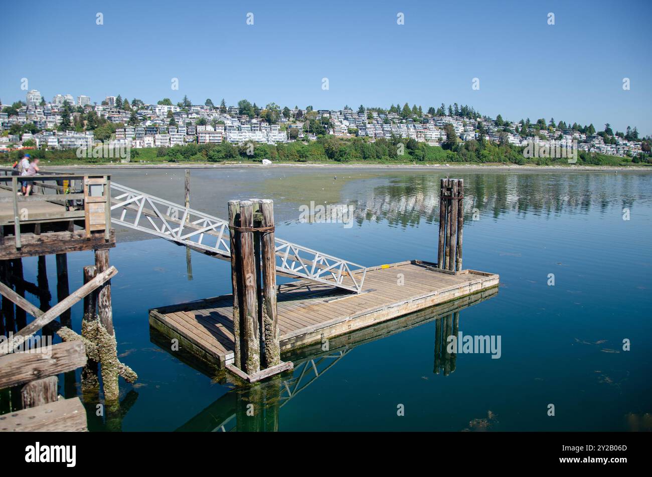 White Rock Pier et les eaux intérieures de la baie de semiahmoo à Surrey, C.-B., Canada Banque D'Images