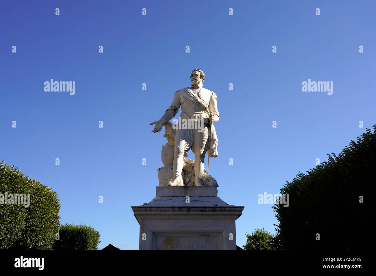 Statue von König Heinrich IV. auf dem place Royale in Pau, Pyrenäen, Frankreich, Europa | Statue du roi Henri IV in place Royale, Pau, Pyrénées, Fra Banque D'Images