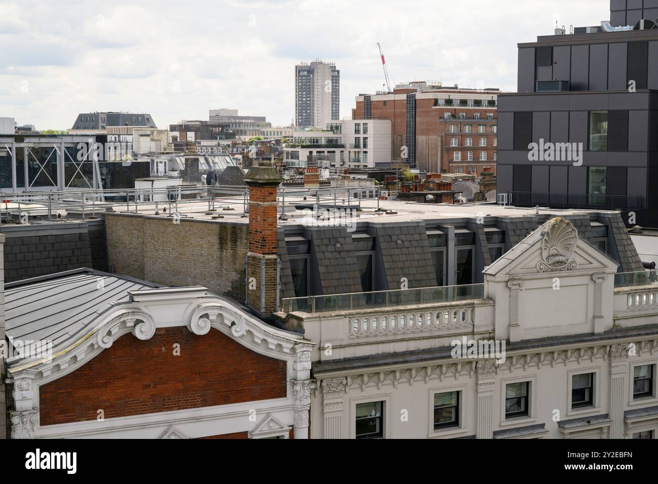 Vue sur les toits d'Oxford Street, Londres, Royaume-Uni. 17 juillet 2024 Banque D'Images