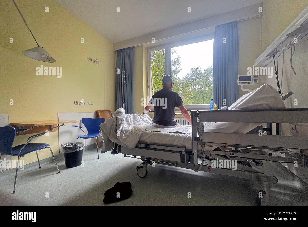 Munich, Deutschland. 10 septembre 2024. Patient déprimé à l'hôpital, chambre simple, chambre à un lit, ennui, maladie, séjour hospitalier. ? Crédit : dpa/Alamy Live News Banque D'Images