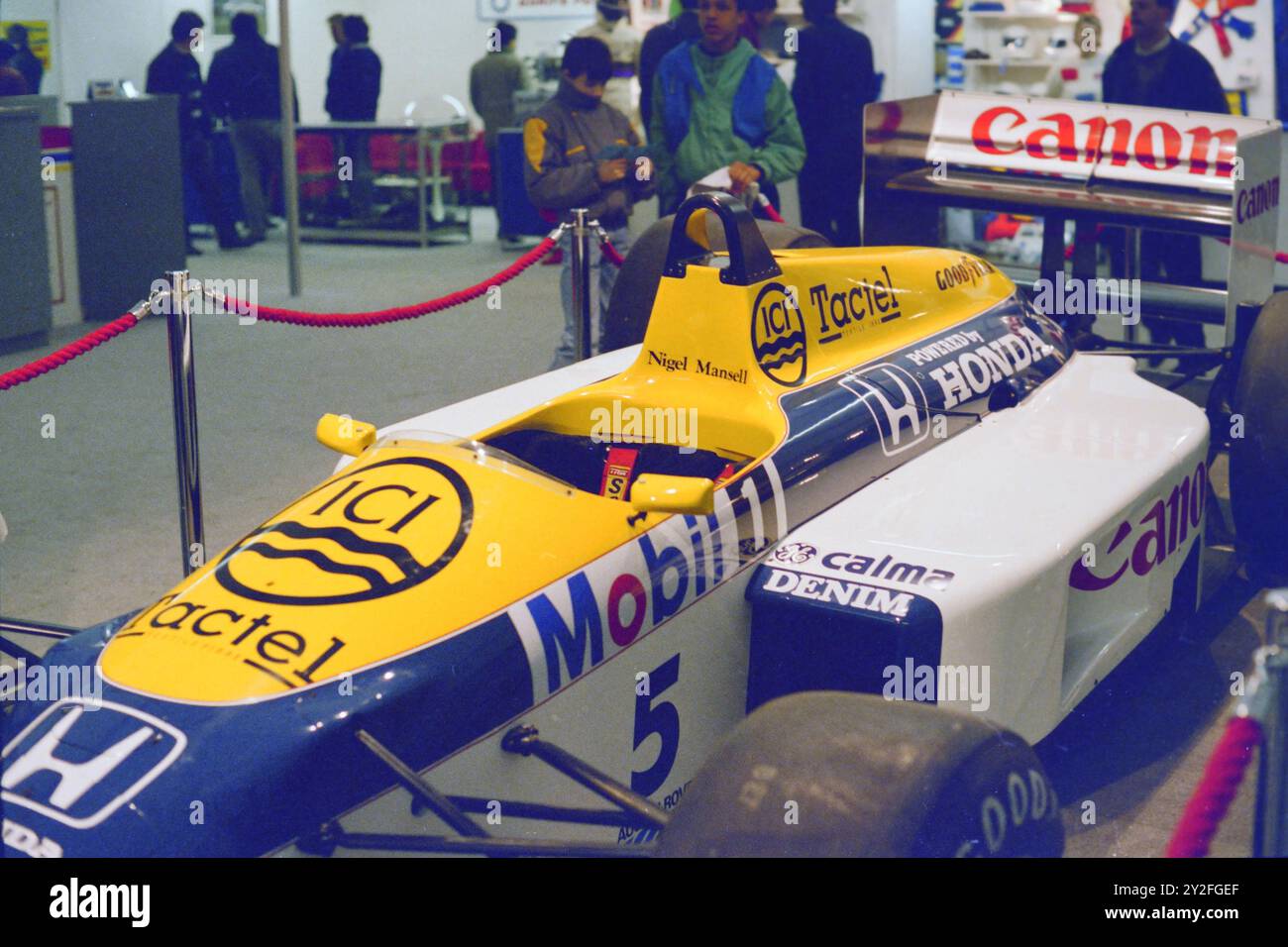 Numérisation de film négatif 35 mm de l'ancien modèle 1980. Nigel Mansell 1986 FW11 formule 1 F1 voiture. Banque D'Images