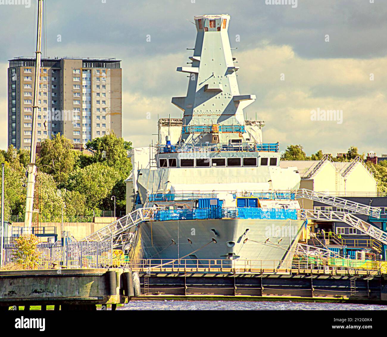 Glasgow, Écosse, Royaume-Uni. 10 septembre 2024. Le HMS Cardiff et le navire jumeau HMS Glasgow sont ensemble pour la première fois alors qu'ils sont terminés au scotstoun du chantier naval BAE systemds dans la ville. C'est le hms cardiff. Crédit Gerard Ferry /Alamy Live Banque D'Images