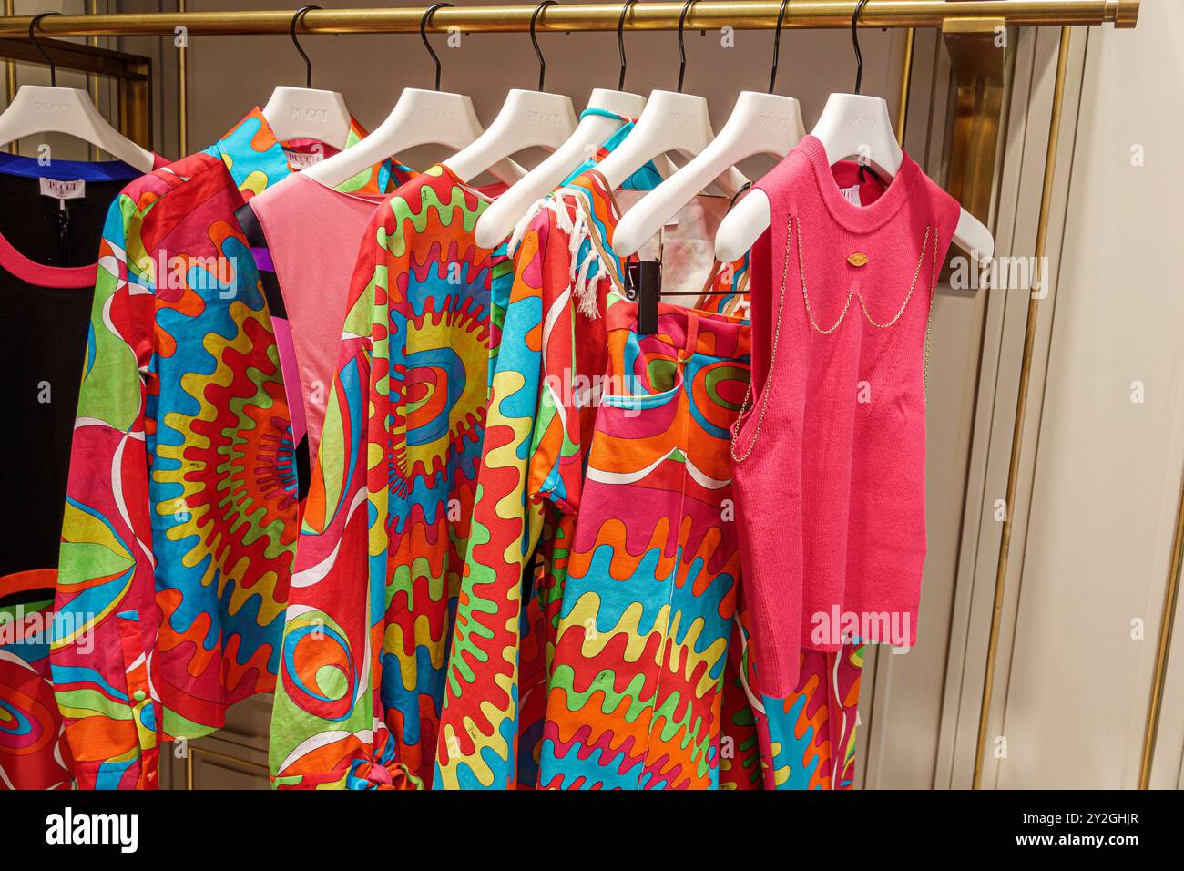 Rome Italie, Piazza di Spagna, place de la plaza espagnole, Emilio Pucci Boutique, vêtements pour femmes, créateur de mode, intérieur, magasin shopping, Europe italienne Banque D'Images