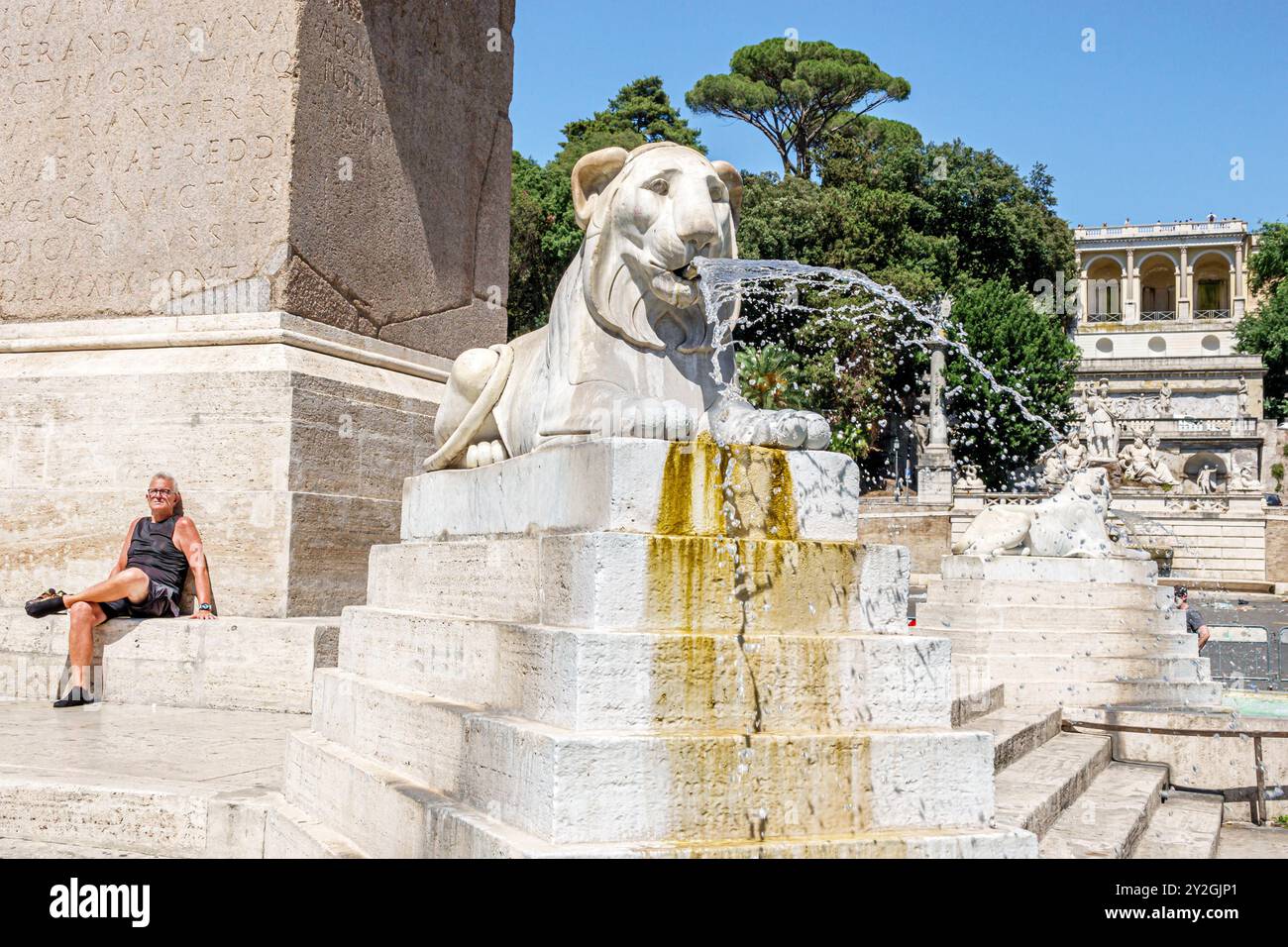 Rome Italie, Piazza del Popolo, Square plaza, Fontana dei Leoni, Fontaine des Lions, statue publique, Flaminio Obelisk Obelisco base, Italie Europe européenne UE, Banque D'Images