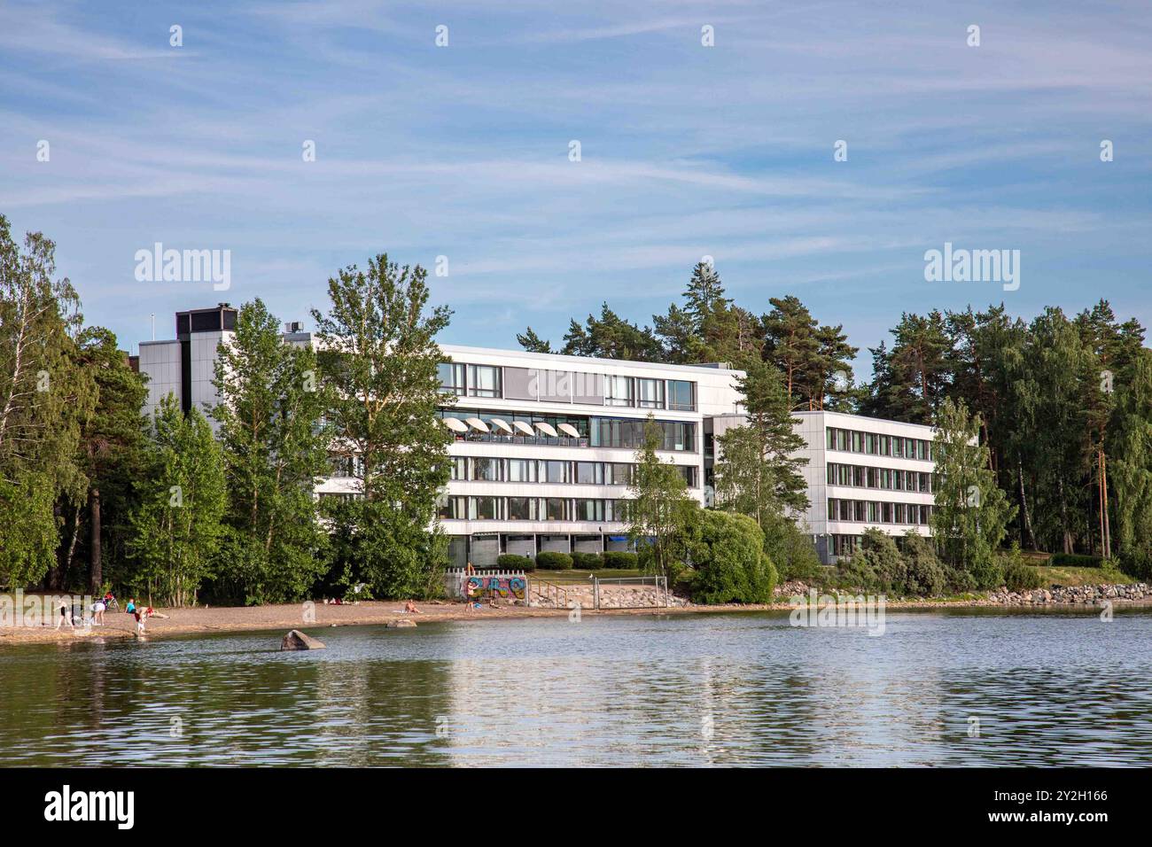 Hilton Helsinki Kalastajatorppa, un hôtel en bord de mer près de la baie de Laajalahti dans le quartier Munkkiniemi d'Helsinki, Finlande Banque D'Images