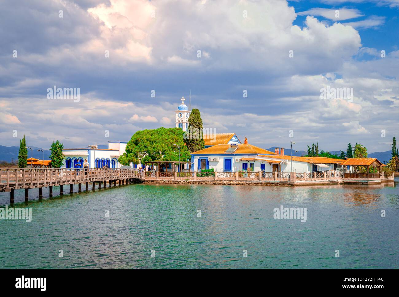 Le monastère flottant de Saint Nicolas à Porto Lagos, Rhodope, Thrace, Grèce. Banque D'Images