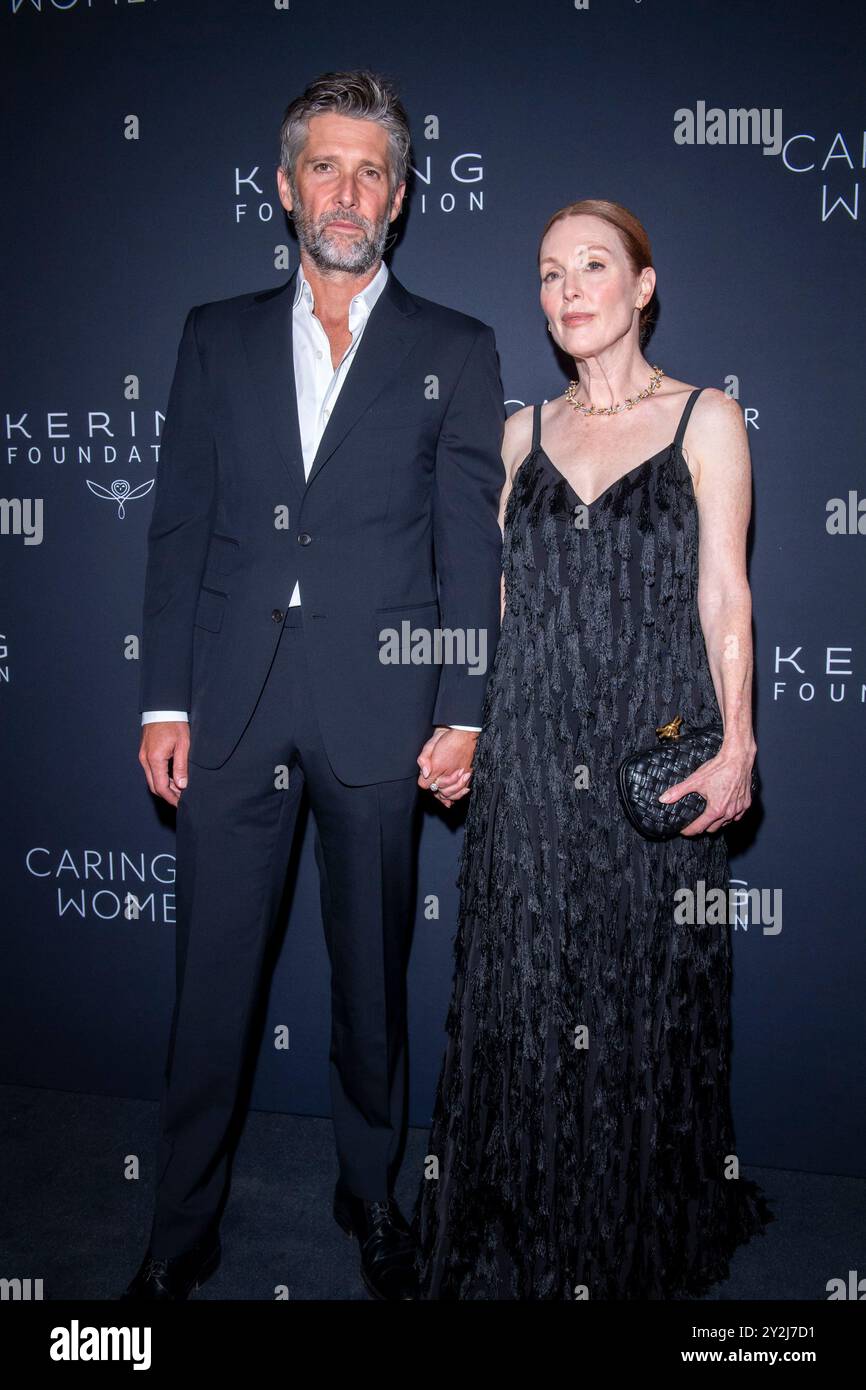 New York, États-Unis. 09th Sep, 2024. Bart Freundlich et Julianne Moore assistent au 3e dîner annuel Caring for Women de Kering à la piscine à New York, États-Unis, le 9 septembre 2024. (Photo de Thenews2/NurPhoto) crédit : NurPhoto SRL/Alamy Live News Banque D'Images