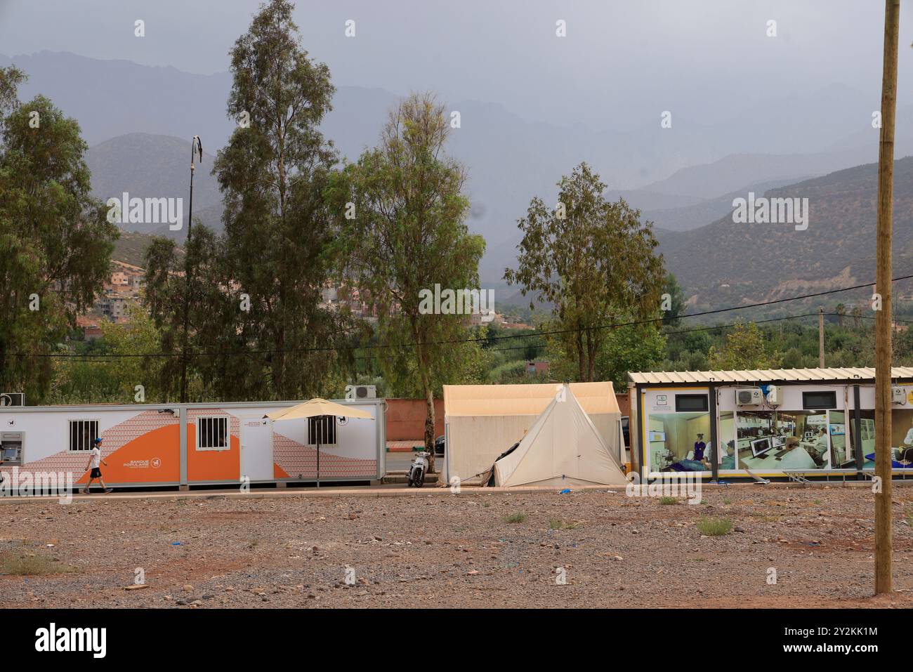 Premier anniversaire du tremblement de terre du 8 septembre 2023 à Asni au pied du Haut Atlas au Maroc : école détruite par le tremblement de terre et rebu Banque D'Images