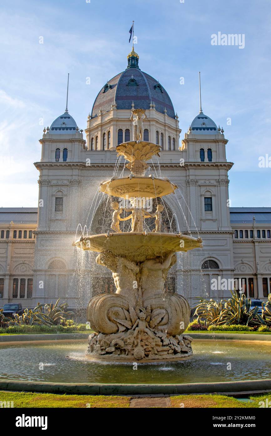 Fontaine d'exposition et bâtiment d'exposition Banque D'Images