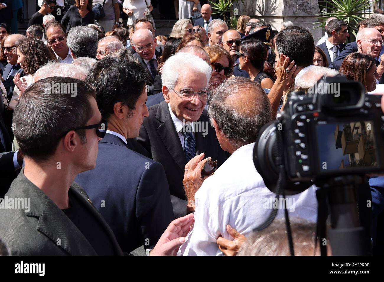 Palerme, Italie. 11 septembre 2024. nella foto il Presidente della Repubblica Sergio Mattarella saluta parenti e conoscenti dopo la messa Funerali della nipote del presidente Sergio Mattarella Maria Mattarella figlia di Piersanti - Palermo - Mercoled&#xec ; 11 Settembre 2024 (photo Alberto LoBianco /Lapresse) funérailles de la petite-fille du président Sergio Mattarella Maria Mattarella Piersanti - Palermo - Palermo - 11 septembre 2024/Lapresse (Live photo : Alamanco/Lapresse Banque D'Images