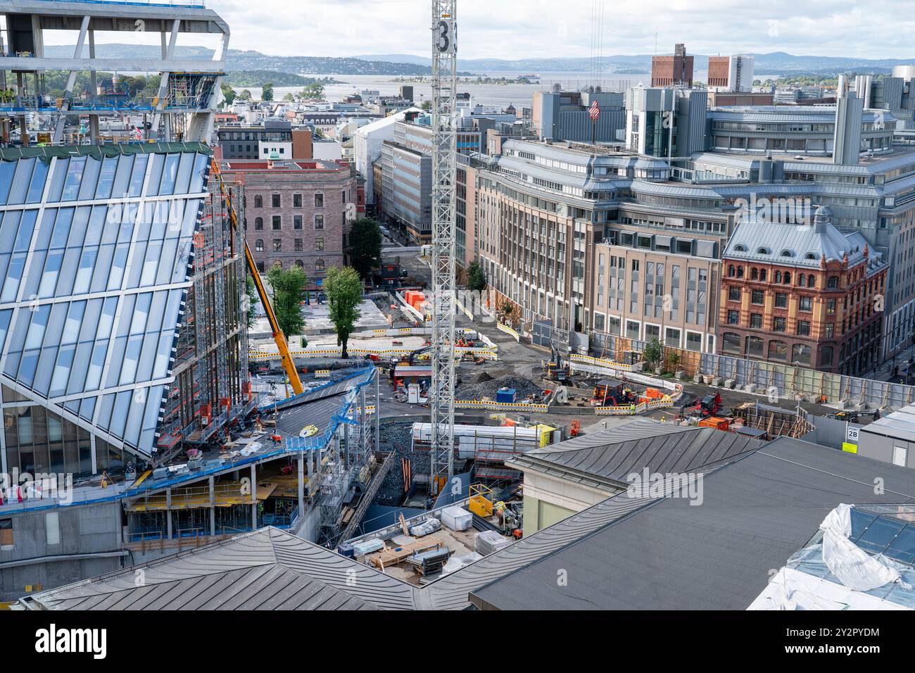 Oslo 20240911. La construction du nouveau quartier gouvernemental, qui doit être achevée en 2030. L’un des plus grands projets de construction norvégiens jamais réalisés offrira des emplois sûrs et de qualité aux ministères et un espace urbain ouvert et vert pour les citoyens. Photo : Gorm Kallestad / NTB indéfini Banque D'Images