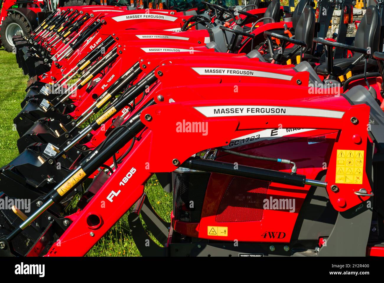 Tracteurs Massey Ferguson Big Boy's Toys   Pomfret Center, Connecticut, États-Unis Banque D'Images