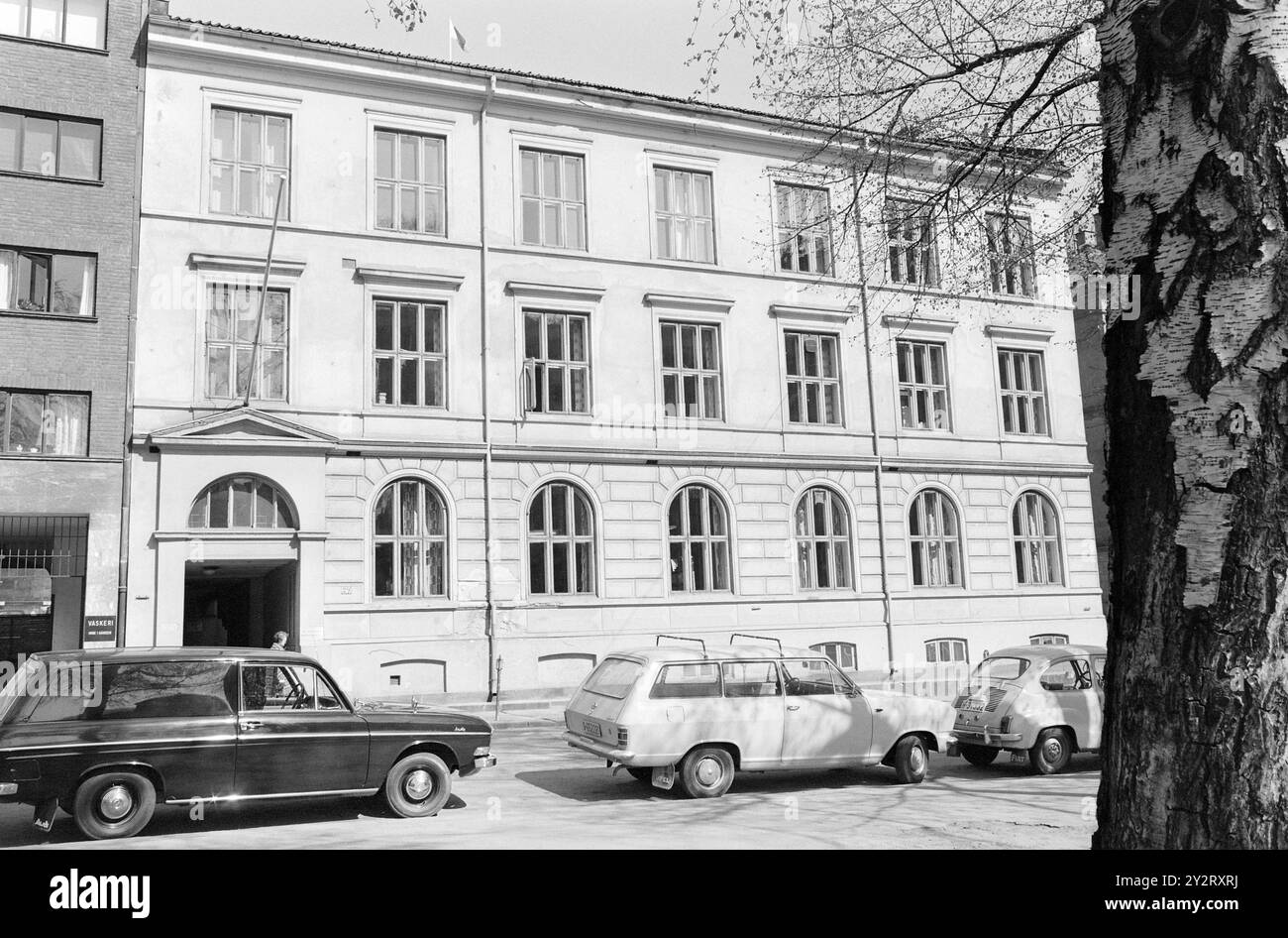 Courant 20 - 3 - 1971 : le sombre atticLa faculté paroissiale approche du bord de la faillite financière et a demandé une aide d'État. Mais le Storting peut-il accorder une aide tant que l'établissement d'enseignement privé exclut les dissidents et ne donne pas aux étudiantes la même éducation que les étudiants de sexe masculin? Photo : Aage Storløkken / Aktuell / NTB ***PHOTO NON TRAITÉE*** le texte de cette image est traduit automatiquement Banque D'Images