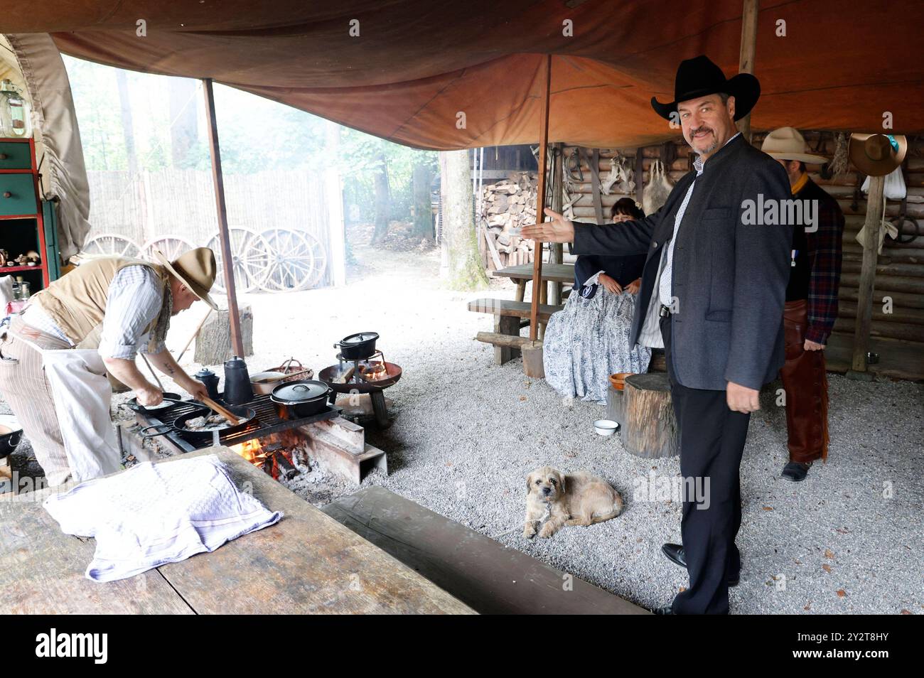 Markus Söder beim Besuch des Cowboy-Club Müchen 1913 e.V. anlässlich dessen 111-jährigen Jubiläums. München, 11.09.2024 *** Markus Söder visite le Cowboy Club Müchen 1913 e V à l'occasion de son 111e anniversaire Munich, 11 09 2024 Foto:XK.xKriegerx/xFuturexImagex cowboy_soeder_4939 Banque D'Images