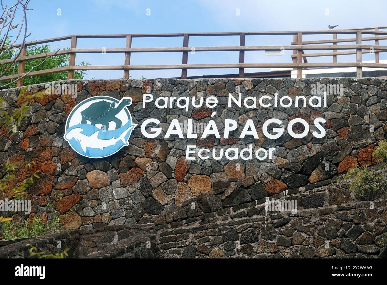 Panneau du parc national de Galápagos, Tortuga Bay, île de Santa Cruz, Galápagos, Équateur, Amérique du Sud Banque D'Images