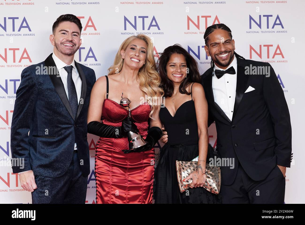 Stacey Solomon lauréate du Fact Entertainment Award pour son émission de télé-réalité sort Your Life Out, aux National Television Awards à l'O2 Arena de Londres. Date de la photo : mercredi 11 septembre 2024. Banque D'Images