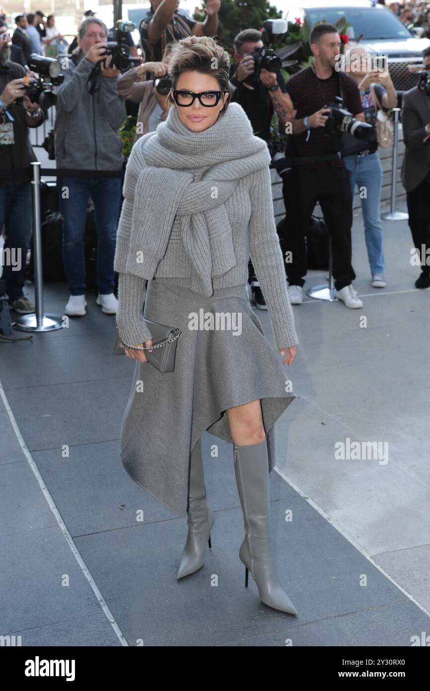 New York, États-Unis, 10 septembre 2024 : Lisa Rinna étouffe au Michael Kors RTW Spring Show 2025 pendant la Fashion week de New York, qui a eu lieu au Shed le 10 septembre 2024. Photo : Giada Papini Rampelotto/EuropaNewswire Banque D'Images