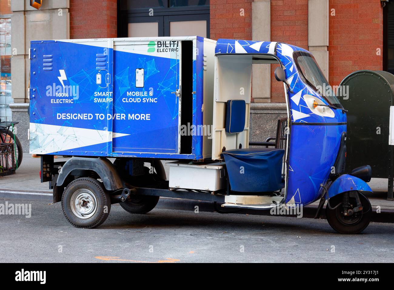 Un Biliti Electric Taskman, un scooter électrique tuk tuk électrique à trois roues, véhicule ev Banque D'Images