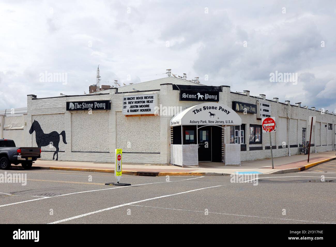 The Stone Pony, 913 Ocean Ave N, Asbury Park, New Jersey. Photo de la vitrine d'une salle de concert le long de la promenade sur la rive de Jersey. Banque D'Images