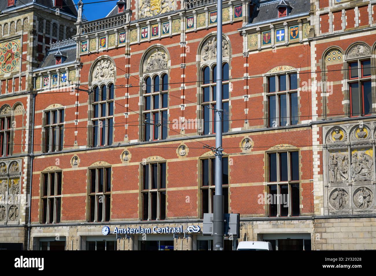 Une image en gros plan de la façade de la gare centrale d'Amsterdam, Amsterdam, pays-Bas Banque D'Images