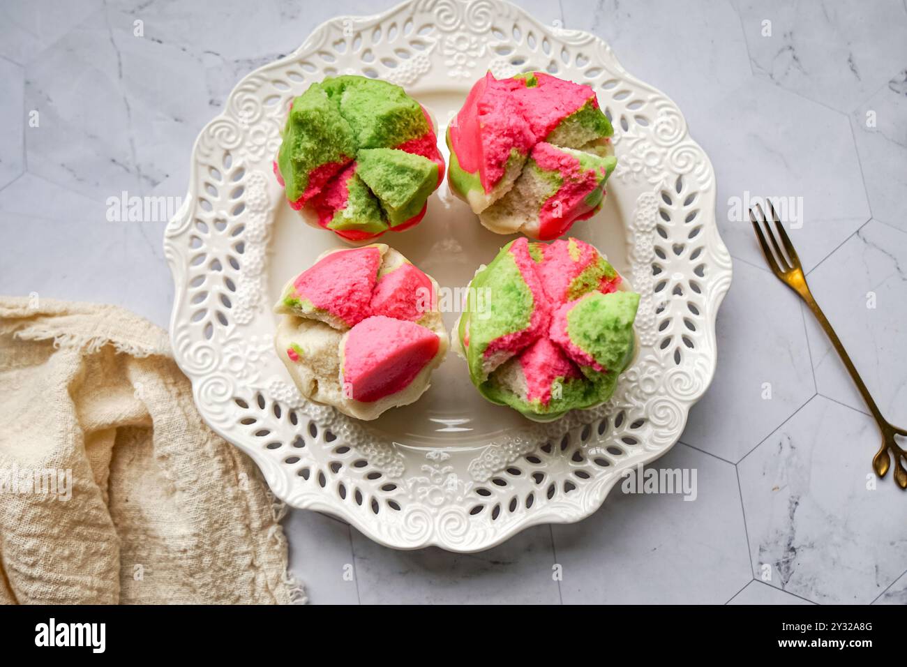 Cupcake à la vapeur coloré Blossom ou APAM Mekar Banque D'Images