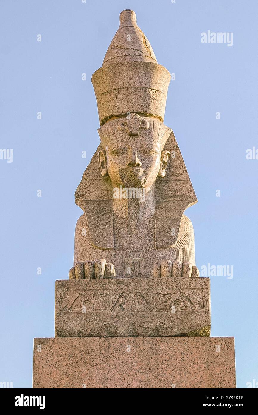 Russie, Saint-Pétersbourg, sphinx du pharao égyptien Amenhotep III, venant de son temple de Louxor. Banque D'Images