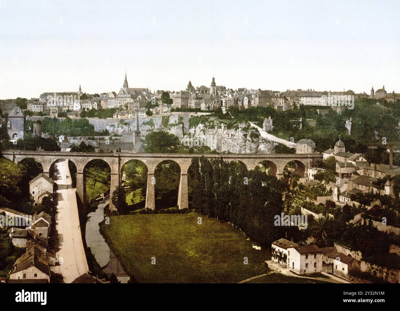 Die Stadt Luxemburg im Großherzogtum Luxemburg, Ansicht aus 1885, Historisch, digital restaurierte Reproduktion von einer Vorlage aus dem 19. Jahrhundert, date du dossier non précisée Banque D'Images