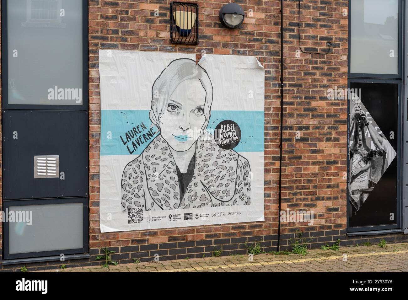 Rebel Women of Sunderland artwork mettant en vedette Lauren Laverne, DJ radio et présentatrice TV - fait partie d'une série célébrant les femmes importantes de la ville britannique. Banque D'Images