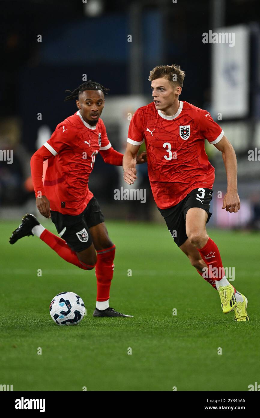 LUTON, ANGLETERRE - SEPTEMBRE 09 : Thierno Ballo, Benjamin Bockle d'Autriche en tenue à domicile, longueur du corps entier pendant le pari match amical international U21 Banque D'Images