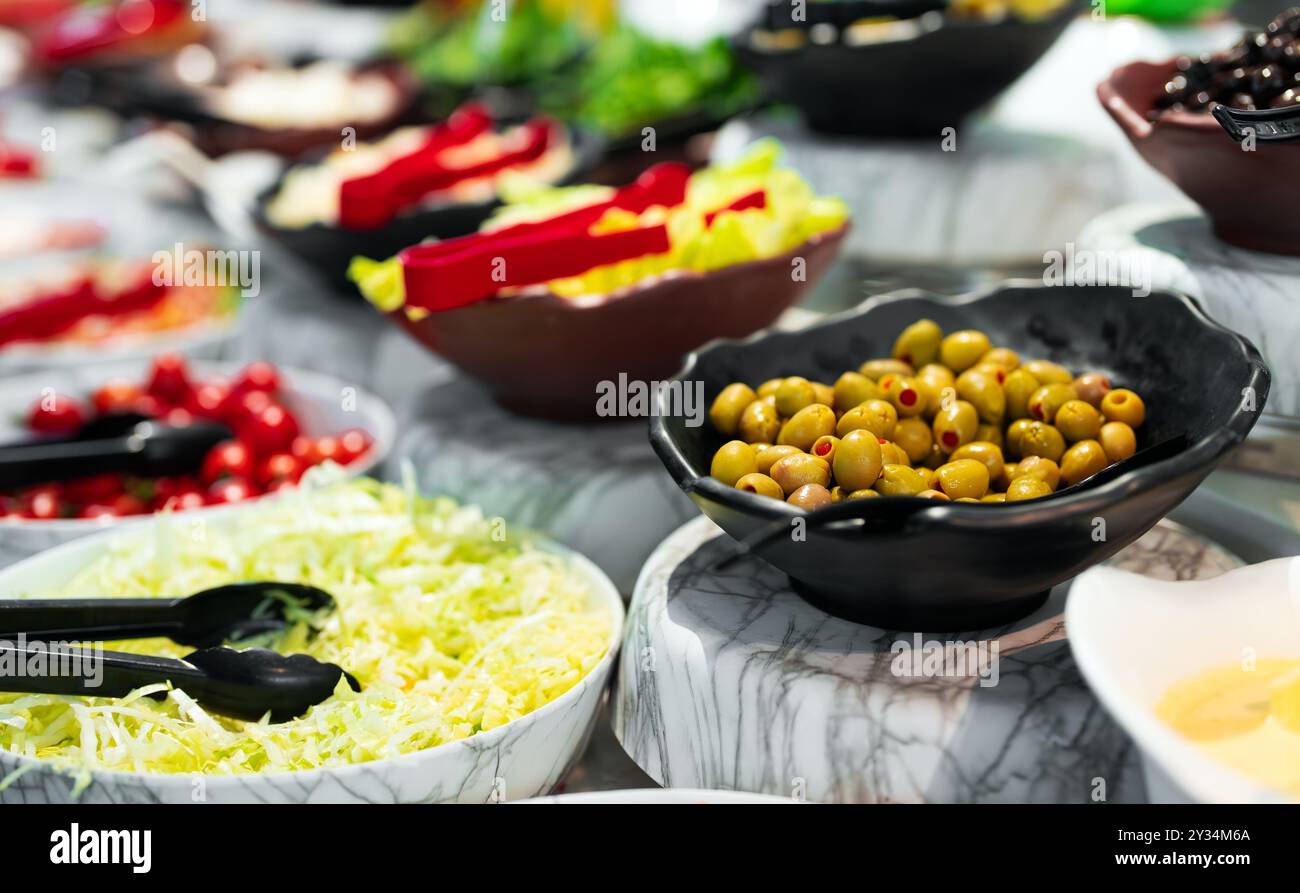 Légumes hachés et salades de légumes. Concept tout compris. Banque D'Images