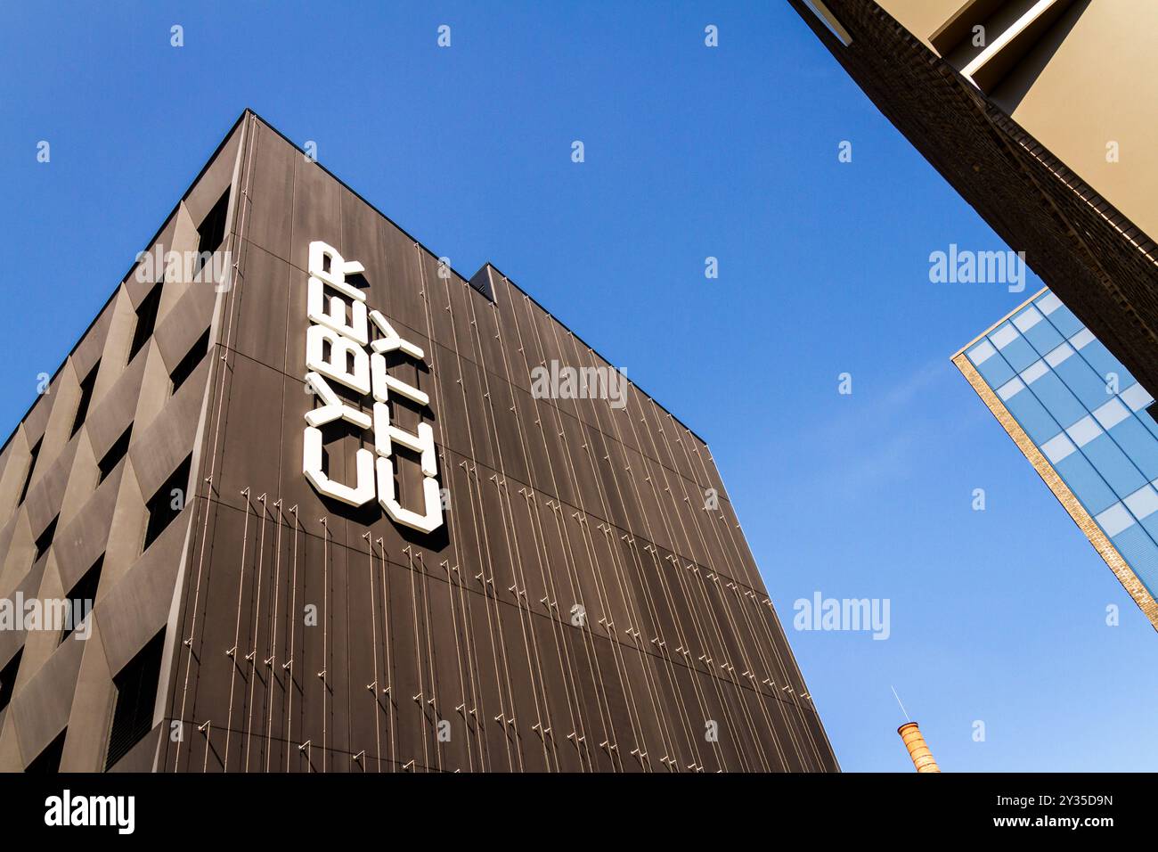 Vilnius, Lituanie - 27 mai 2024. Cyber City Building à Vilnius où réside diverses cyber-entreprises Banque D'Images