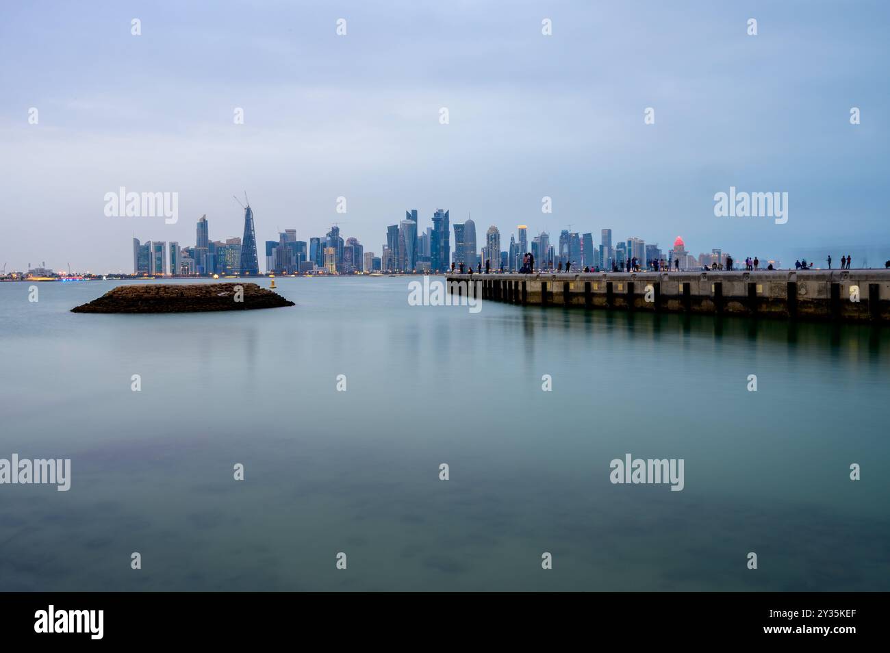 Vue sur la mosquée Fanar depuis le port de Doha du parc de la corniche MIA Banque D'Images