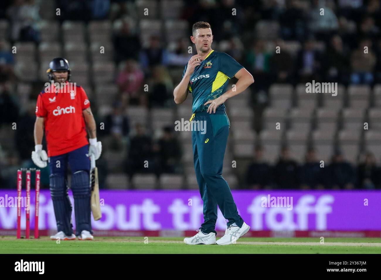 Australie Josh Hazlewood lors du match de cricket England Men v Australia 1st Vitality IT20 au Utilita Bowl, Southampton, Angleterre, Royaume-Uni le 11 septembre 2024 crédit : Every second Media/Alamy Live News Banque D'Images