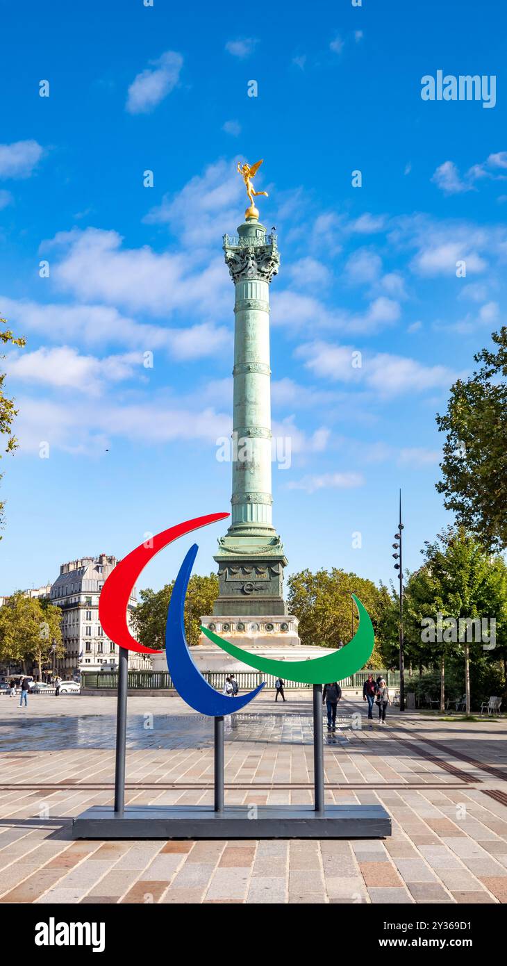 Paris, France, 12 septembre 2024, symboles paralympiques pour les Jeux d'été de 2024 à la place de la Bastille, éditorial seulement. Banque D'Images