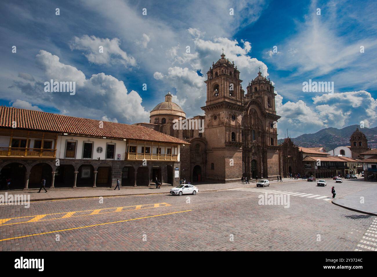 Au cœur des Andes, Cusco est la porte d'entrée vers les merveilles anciennes et la culture vivante. Une ville où l'histoire et la tradition prennent vie dans chaque s. Banque D'Images