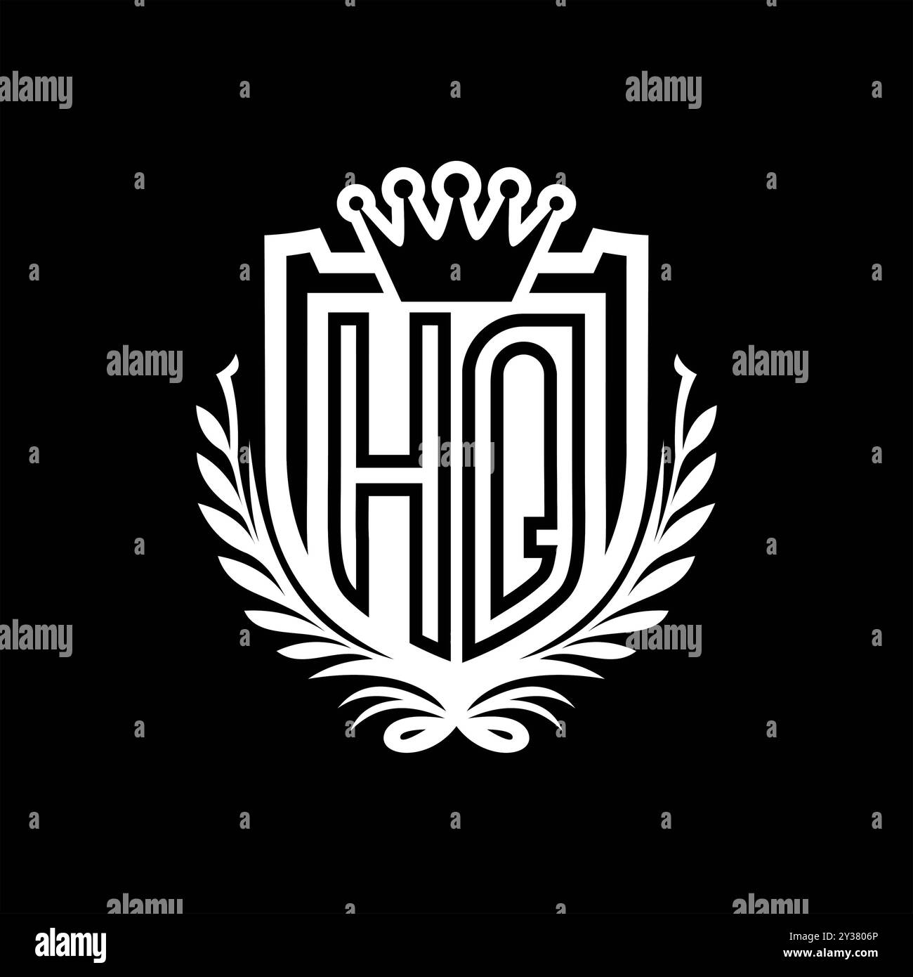 HQ lettre logo forme de bouclier héraldique avec couronne, bouclier vintage sur fond noir modèle Banque D'Images