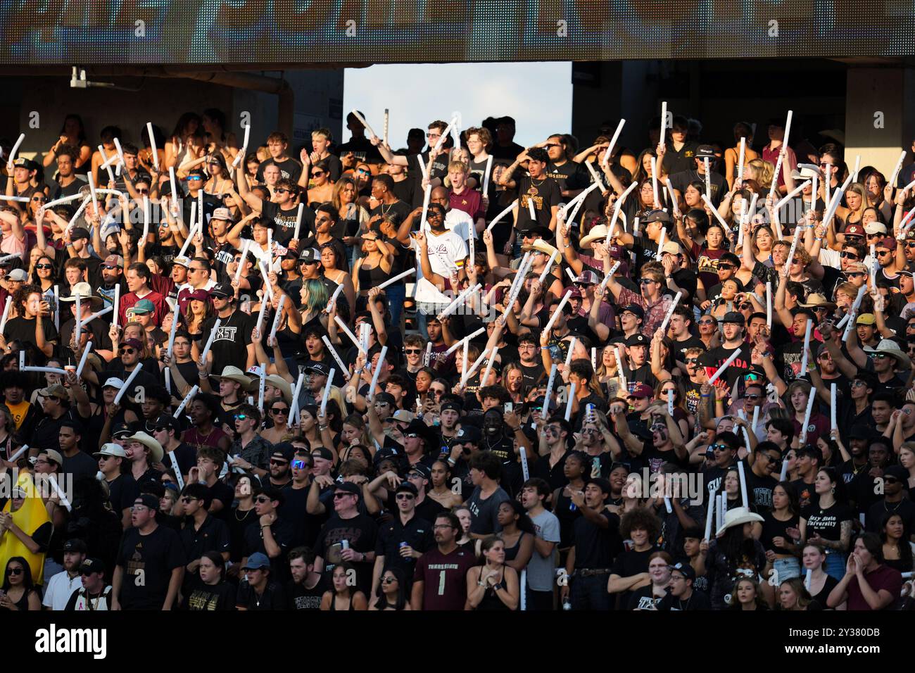 San Marcos, Texas, États-Unis. 12 septembre 2024. Les fans du Texas State lors d'un match de football NCAA entre le Texas State et l'Arizona State le 12 septembre 2024, à San Marcos, Texas. Arizona State Won, 31-28. (Crédit image : © Scott Coleman/ZUMA Press Wire) USAGE ÉDITORIAL SEULEMENT! Non destiné à UN USAGE commercial ! Banque D'Images