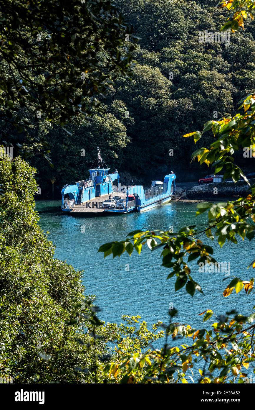 Le ferry King Harry traverse la rivière FAL Cornwall UK Banque D'Images